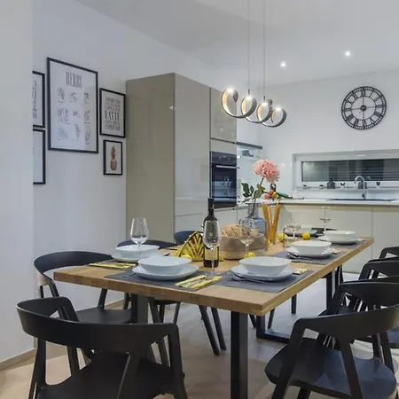 Golden Rose * Vodice